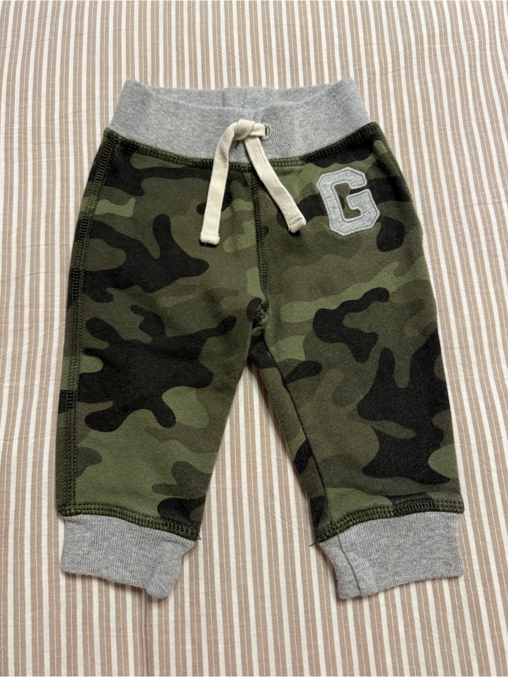 Baby Gap Camo Jogger Sweatpants Size 6-12 Months